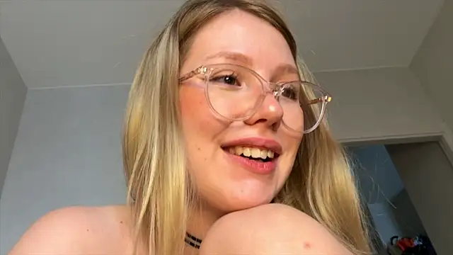 Snapshot of HoneyAudrey chatting on January 9, 2025, 3:26 am HoneyAudrey online show from January 9, 2025, 3:26 am
