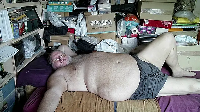 Snapshot of hadeszeuss2 chatting on November 1, 2025, 3:28 pm hadeszeuss2 online show from November 1, 2025, 3:28 pm