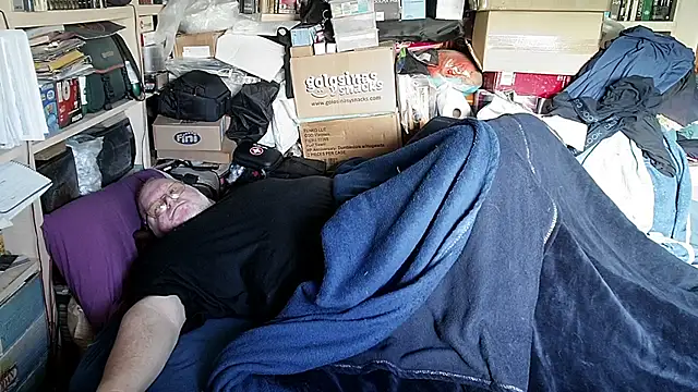 Snapshot of hadeszeuss2 chatting on February 23, 2026, 2:50 pm hadeszeuss2 online show from February 23, 2026, 2:50 pm