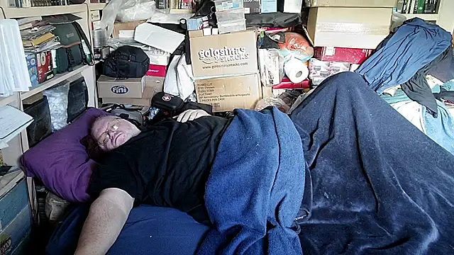 Snapshot of hadeszeuss2 chatting on February 24, 2026, 2:51 pm hadeszeuss2 online show from February 24, 2026, 2:51 pm