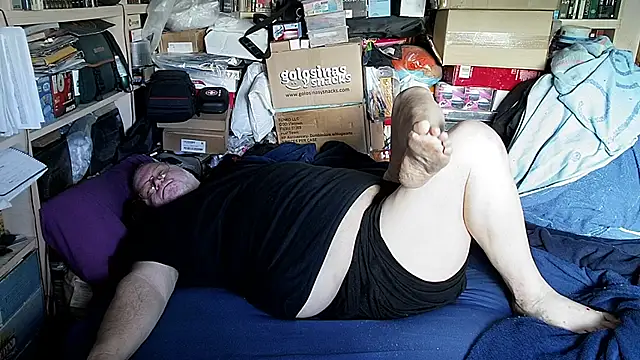 Snapshot of hadeszeuss2 chatting on February 17, 2026, 2:47 pm hadeszeuss2 online show from February 17, 2026, 2:47 pm