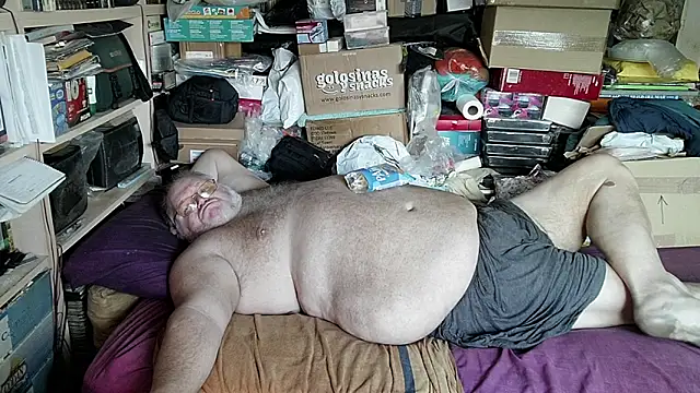 Snapshot of hadeszeuss2 chatting on November 5, 2025, 3:04 pm hadeszeuss2 online show from November 5, 2025, 3:04 pm