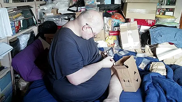 Snapshot of hadeszeuss2 chatting on February 3, 2026, 2:55 pm hadeszeuss2 online show from February 3, 2026, 2:55 pm