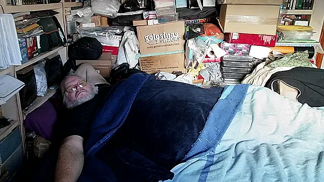 Snapshot of hadeszeuss2 chatting on January 12, 2026, 2:57 pm hadeszeuss2 online show from January 12, 2026, 2:57 pm