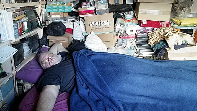 Snapshot of hadeszeuss2 chatting on December 2, 2025, 8:49 am hadeszeuss2 online show from December 2, 2025, 8:49 am