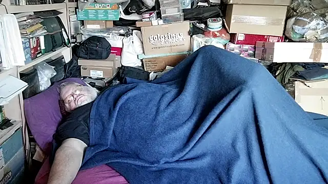 Snapshot of hadeszeuss2 chatting on December 22, 2025, 3:23 pm hadeszeuss2 online show from December 22, 2025, 3:23 pm