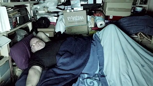 Snapshot of hadeszeuss2 chatting on February 9, 2026, 7:23 pm hadeszeuss2 online show from February 9, 2026, 7:23 pm