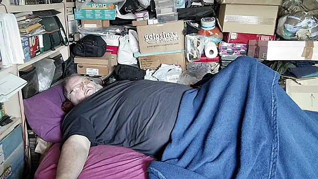 Snapshot of hadeszeuss2 chatting on December 19, 2025, 2:19 pm hadeszeuss2 online show from December 19, 2025, 2:19 pm