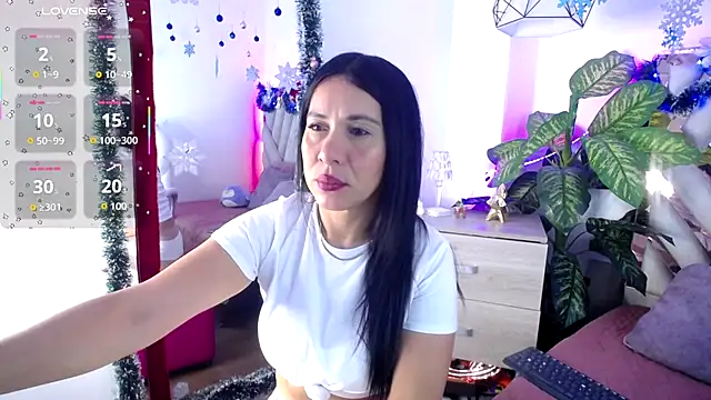 Camille jhonson online show from December 14, 2025, 10:32 am