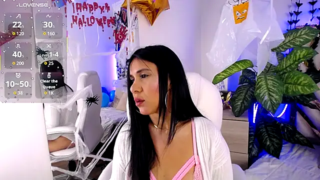 Snapshot of Camille_jhonson chatting on October 16, 2025, 10:23 am Camille jhonson online show from October 16, 2025, 10:23 am