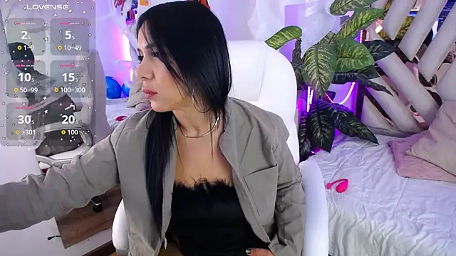 Snapshot of Camille_jhonson chatting on October 15, 2025, 10:12 am Camille jhonson online show from October 15, 2025, 10:12 am