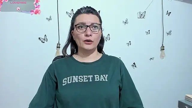 Snapshot of Amie_Adams82_ chatting on December 5, 2025, 6:28 pm Amie Adams82 online show from December 5, 2025, 6:28 pm