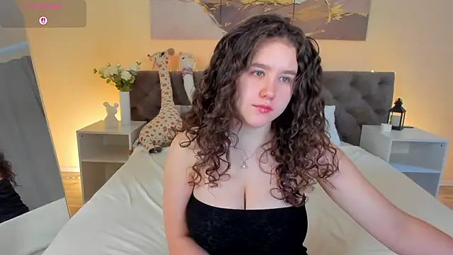 Snapshot of Ariella_Sol chatting on May 23, 2026, 1:04 am Ariella Sol online show from May 23, 2026, 1:04 am
