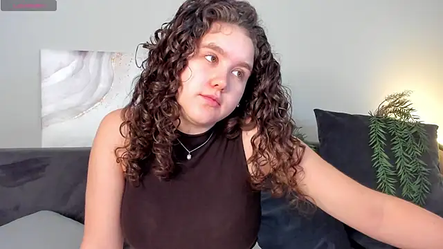 Snapshot of Ariella_Sol chatting on April 24, 2026, 1:07 am Ariella Sol online show from April 24, 2026, 1:07 am
