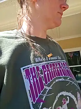 foreverzays online show from February 24, 2025, 6:04 pm