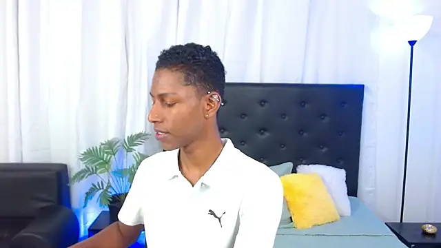 Snapshot of maiki18_ chatting on November 8, 2025, 1:58 pm maiki18 online show from November 8, 2025, 1:58 pm