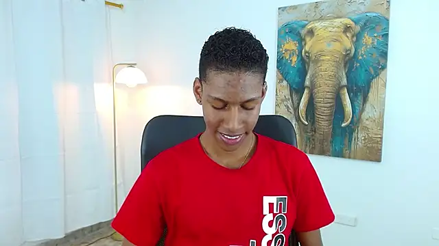 Snapshot of maiki18_ chatting on September 25, 2025, 8:37 pm maiki18 online show from September 25, 2025, 8:37 pm