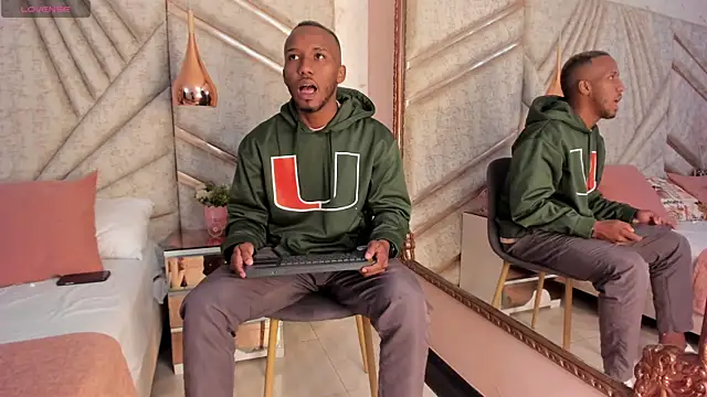 Snapshot of JamesParck chatting on March 15, 2025, 12:24 pm JamesParck online show from March 15, 2025, 12:24 pm