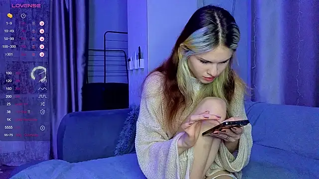 Snapshot of excited-kristi chatting on December 27, 2024, 2:25 am excited-kristi online show from December 27, 2024, 2:25 am