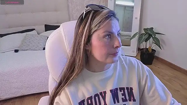 Snapshot of brandy_sweet_ chatting on September 27, 2025, 3:40 pm brandy sweet online show from September 27, 2025, 3:40 pm