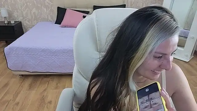 brandy sweet  online show from January 13, 2026, 5:22 am