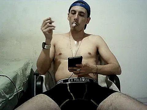 Snapshot of Twinkboy_28 chatting on March 20, 2025, 10:40 pm Twinkboy 28 online show from March 20, 2025, 10:40 pm