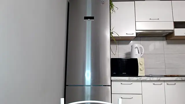 Snapshot of SierraSky_ chatting on January 10, 2026, 6:14 pm SierraSky online show from January 10, 2026, 6:14 pm