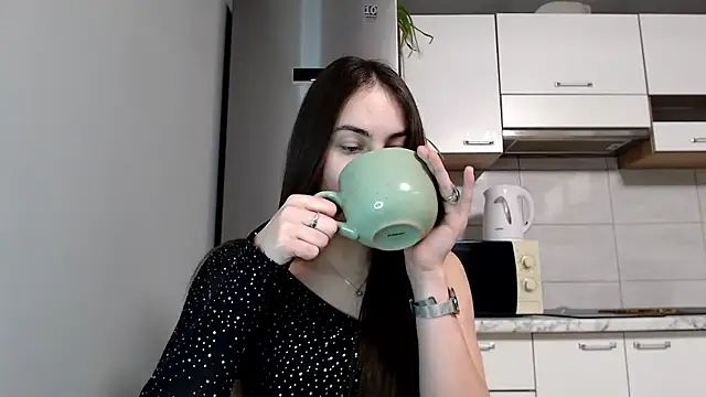 Snapshot of SierraSky_ chatting on January 7, 2026, 6:13 pm SierraSky online show from January 7, 2026, 6:13 pm