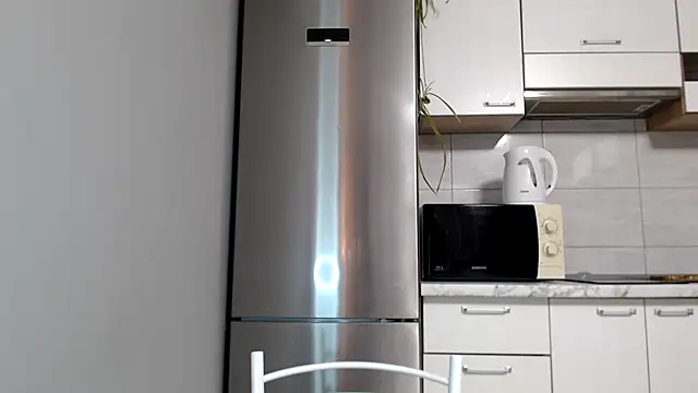 Snapshot of SierraSky_ chatting on December 14, 2025, 6:13 pm SierraSky online show from December 14, 2025, 6:13 pm