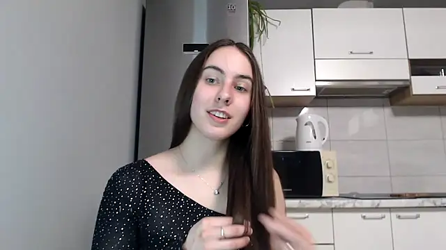 Snapshot of SierraSky_ chatting on February 27, 2026, 6:19 pm SierraSky online show from February 27, 2026, 6:19 pm