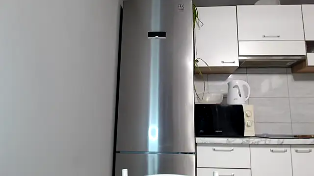 SierraSky  online show from September 9, 2025, 5:11 pm