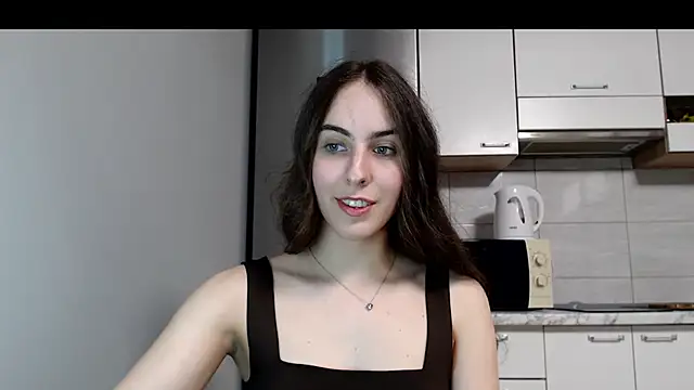 Snapshot of SierraSky_ chatting on May 8, 2026, 5:17 pm SierraSky online show from May 8, 2026, 5:17 pm