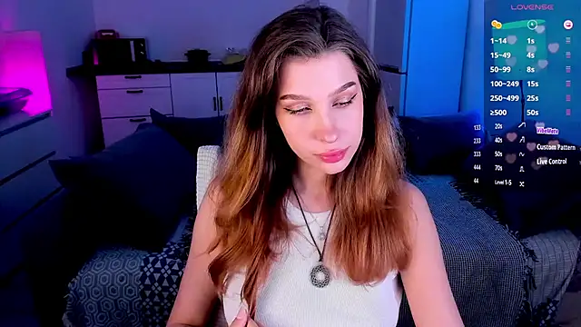 tenderdreams online show from October 30, 2025, 7:22 pm