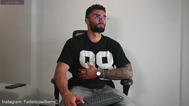 Derek w online show from September 23, 2025, 5:03 am