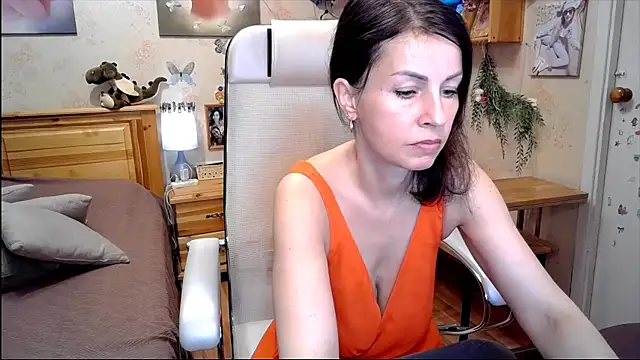 Snapshot of Kendra_Mom chatting on May 18, 2026, 10:09 am Kendra Mom online show from May 18, 2026, 10:09 am