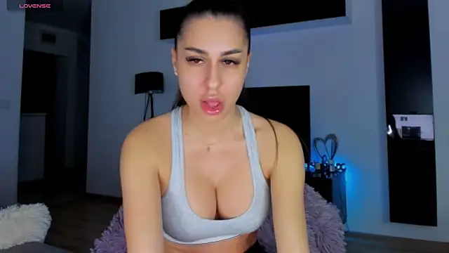 Snapshot of K_chic chatting on February 7, 2025, 4:27 am K chic online show from February 7, 2025, 4:27 am