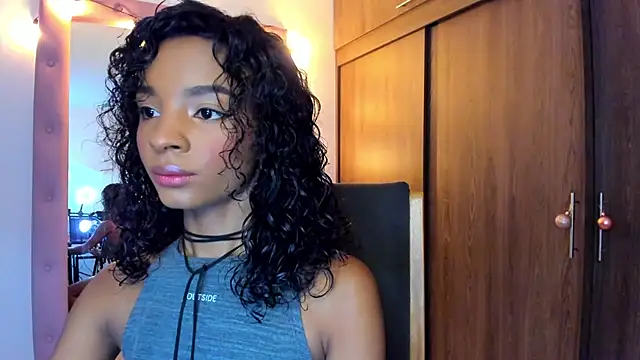 alikahouston4 online show from December 19, 2025, 7:55 am