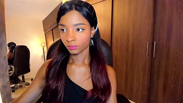 alikahouston4 online show from September 12, 2025, 2:12 am