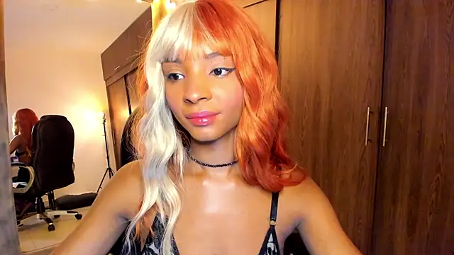 alikahouston4 online show from September 22, 2025, 3:23 am