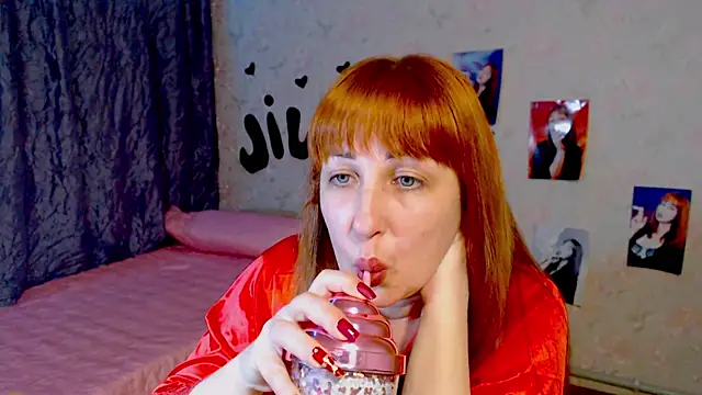 Snapshot of JillStevens chatting on March 19, 2025, 11:47 pm JillStevens online show from March 19, 2025, 11:47 pm