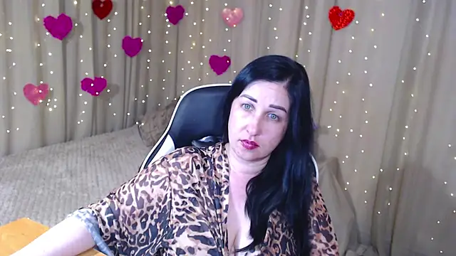 Snapshot of JillStevens chatting on May 5, 2026, 10:57 pm JillStevens online show from May 5, 2026, 10:57 pm