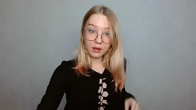 cindi hot online show from February 6, 2025, 12:04 pm