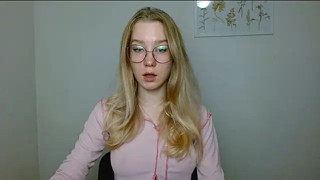 cindi hot online show from September 28, 2025, 8:43 am