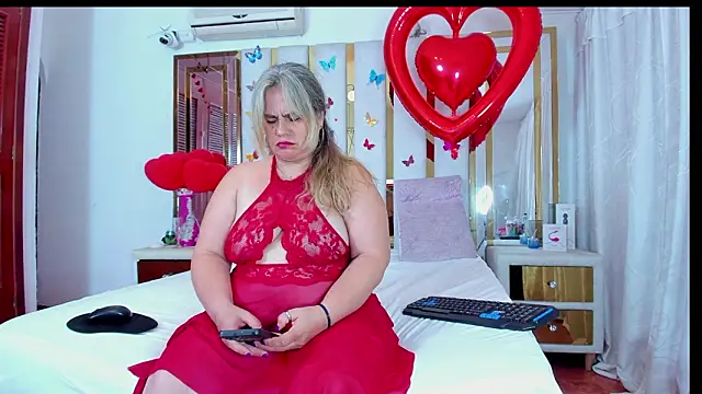 Snapshot of AnyelaGitanaMature chatting on February 11, 2026, 7:41 am AnyelaGitanaMature online show from February 11, 2026, 7:41 am