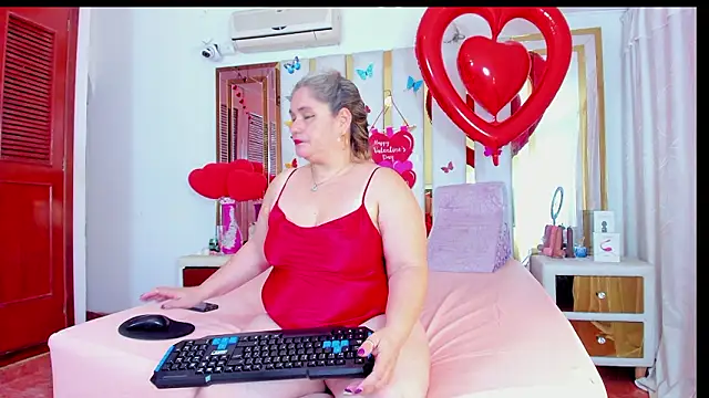 Snapshot of AnyelaGitanaMature chatting on February 13, 2026, 2:44 am AnyelaGitanaMature online show from February 13, 2026, 2:44 am