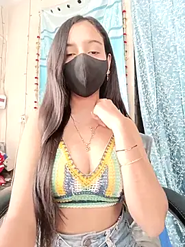 Snapshot of Parinaaz18 chatting on February 20, 2025, 5:01 am Parinaaz18 online show from February 20, 2025, 5:01 am