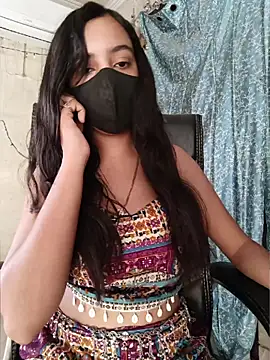 Snapshot of Parinaaz18 chatting on June 18, 2026, 1:26 am Parinaaz18 online show from June 18, 2026, 1:26 am