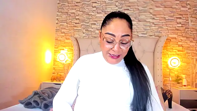 Gina Myers online show from October 1, 2025, 12:31 pm