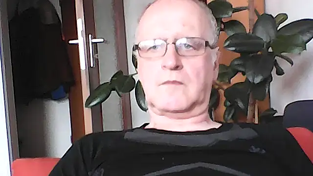 Milkasahne64 online show from March 13, 2026, 10:31 am