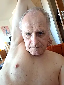 Snapshot of Milkasahne64 chatting on September 26, 2025, 8:54 am Milkasahne64 online show from September 26, 2025, 8:54 am